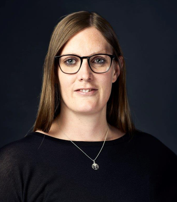 Laura Süsstrunk, Filialleiterin